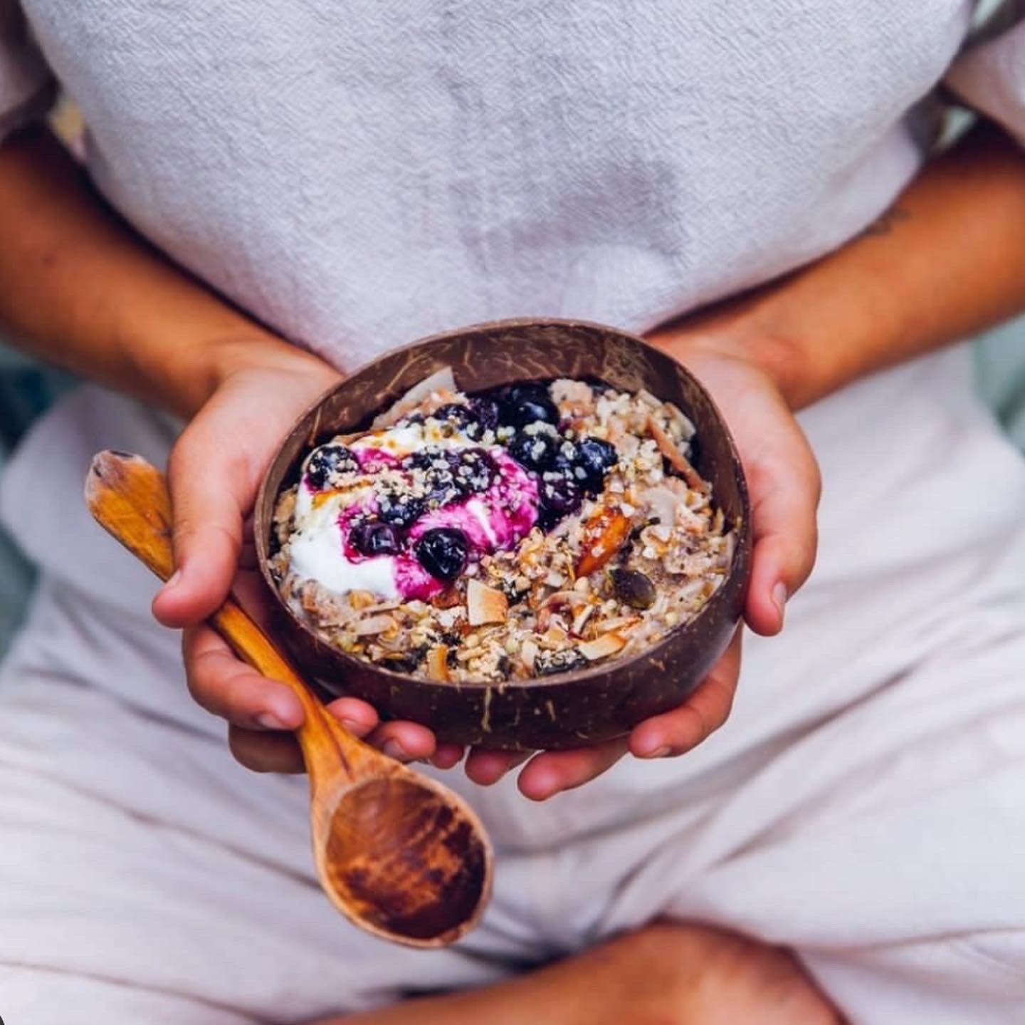 Delicious & nutritious plantbased breakfast bowl of coconut yogurt, blueberries and museli